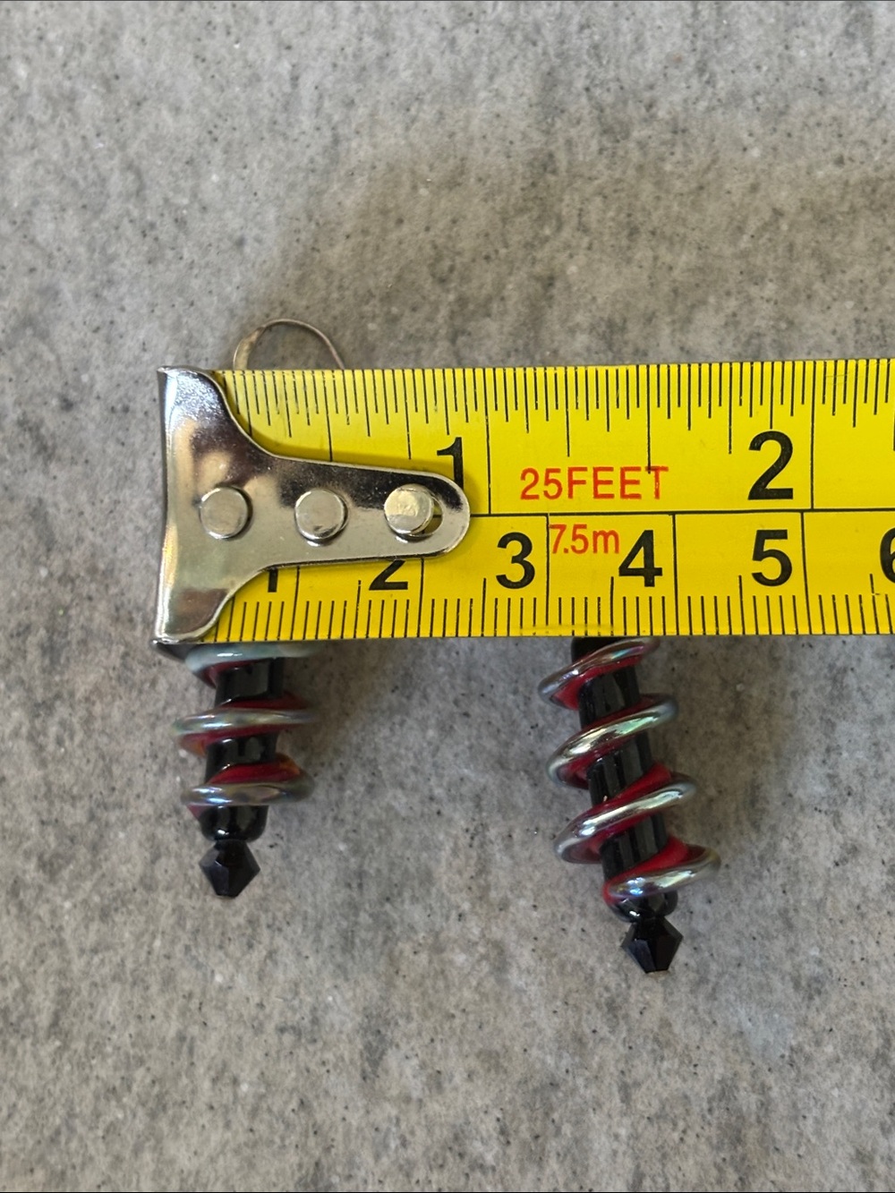 Vintage Spiral red black silvery color dangly dangling ART GLASS Crystal earring - Picture 6 of 7